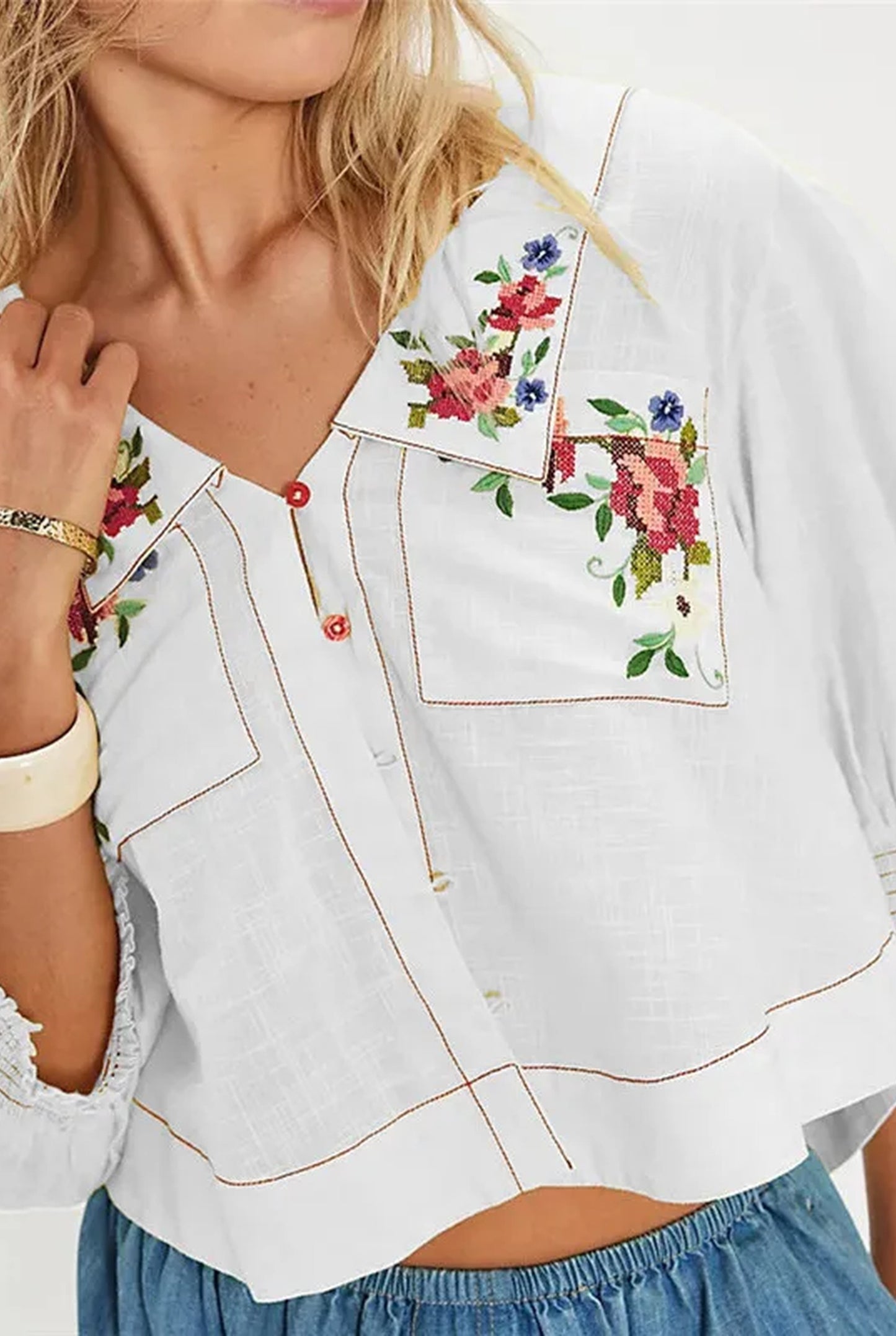 Godelieve Dames Blouse | Geborduurde Bloemen | Gesmockte Manchetten