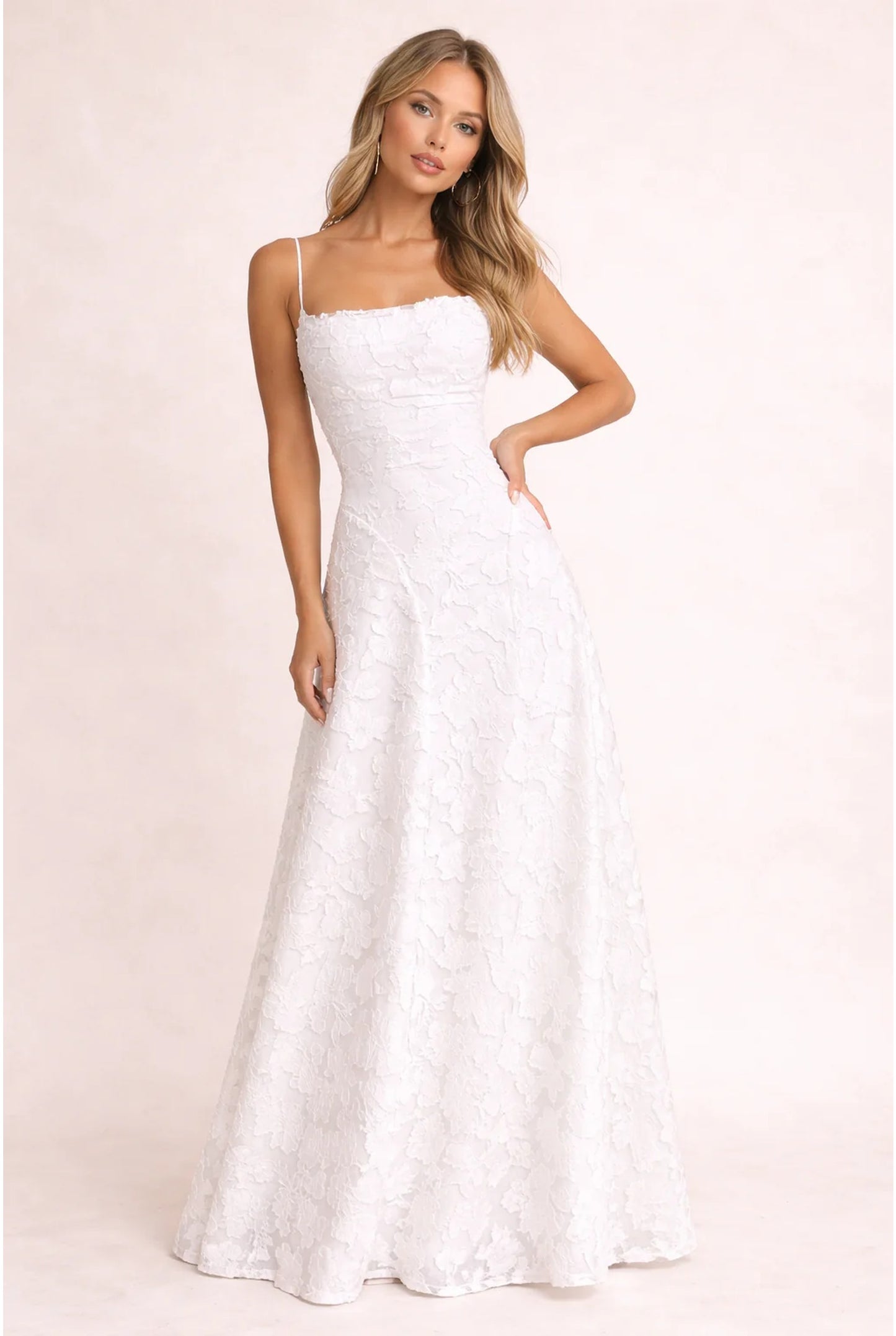 Brune Dames Maxi Jurk | Strapless Halslijn | Kantstructuur