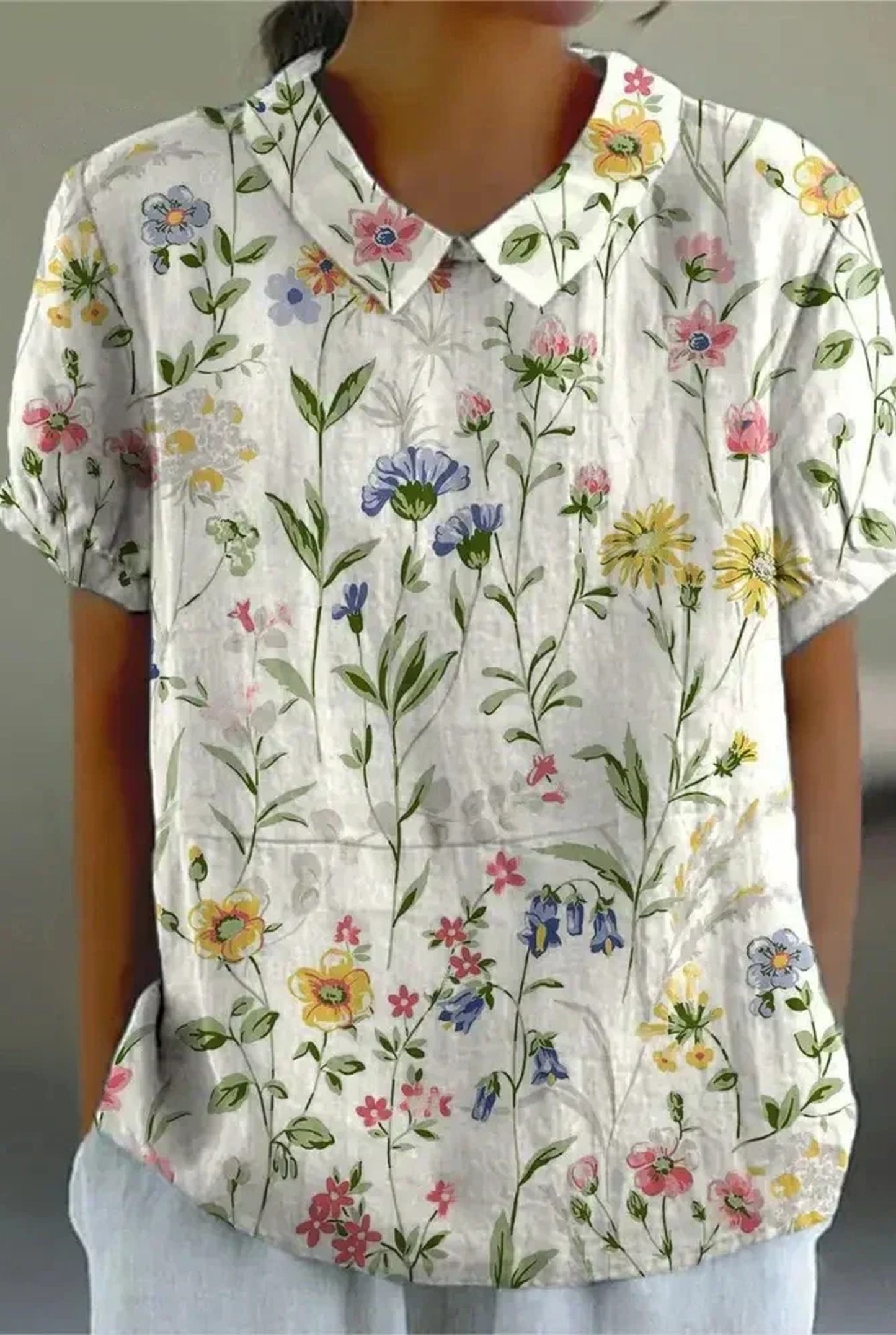 Clarinde Dames T-shirt | Geborduurde Bloemen | Korte Kraag
