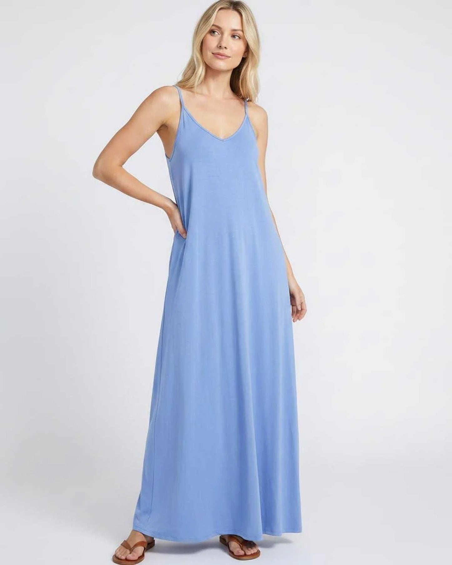Solène Dames Maxi Jurk | V-Hals & Spaghettibandjes | Zijzakken