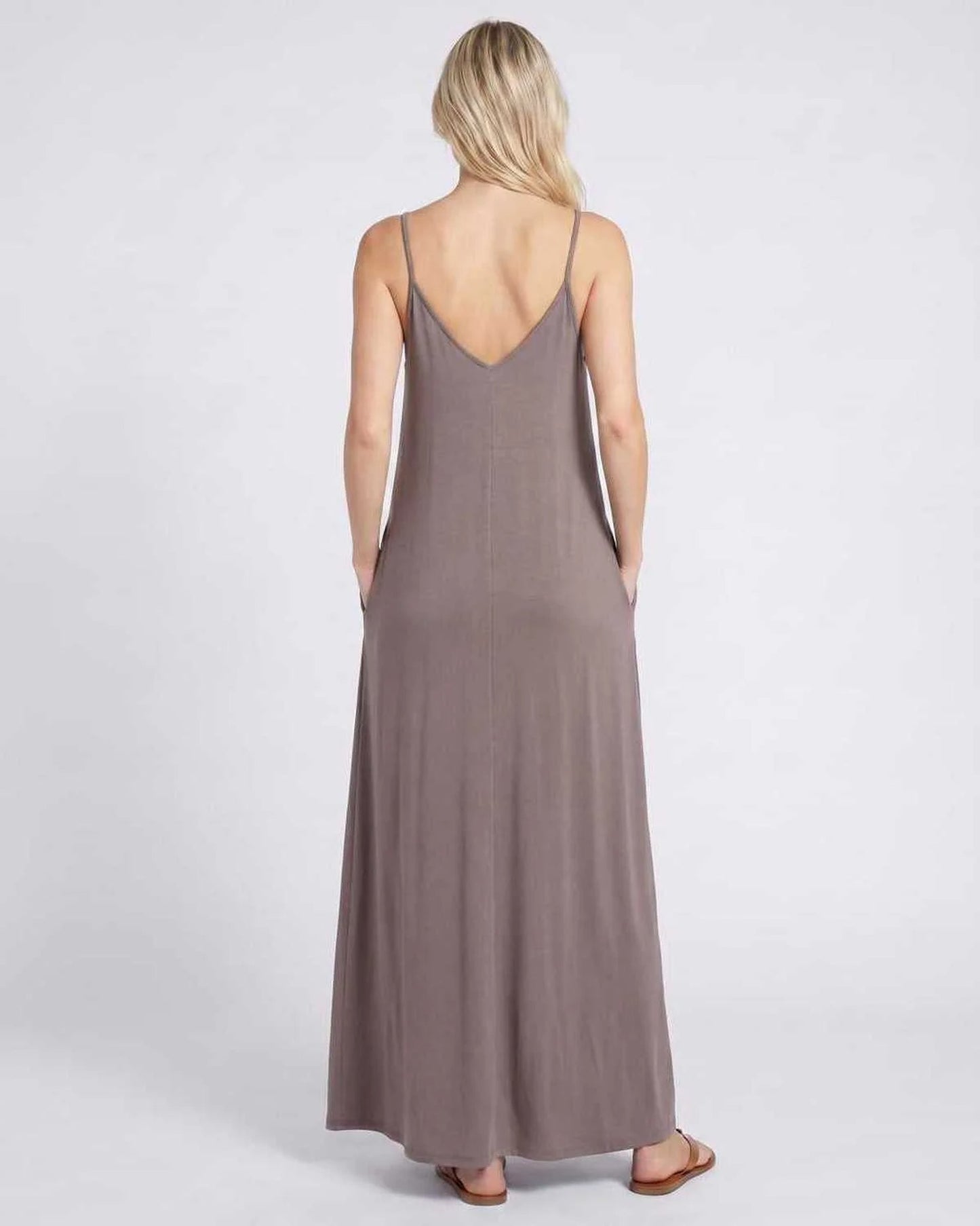 Solène Dames Maxi Jurk | V-Hals & Spaghettibandjes | Zijzakken