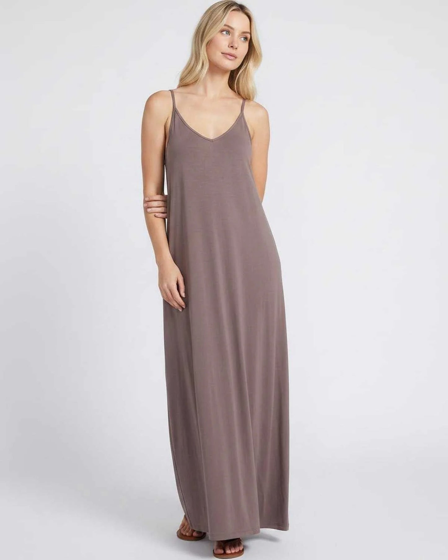 Solène Dames Maxi Jurk | V-Hals & Spaghettibandjes | Zijzakken