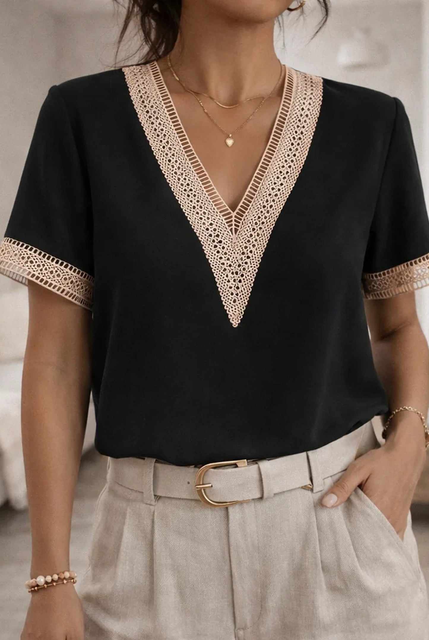 Cristelle Dames Top | V-Hals met Kantdetail | Korte Mouwen