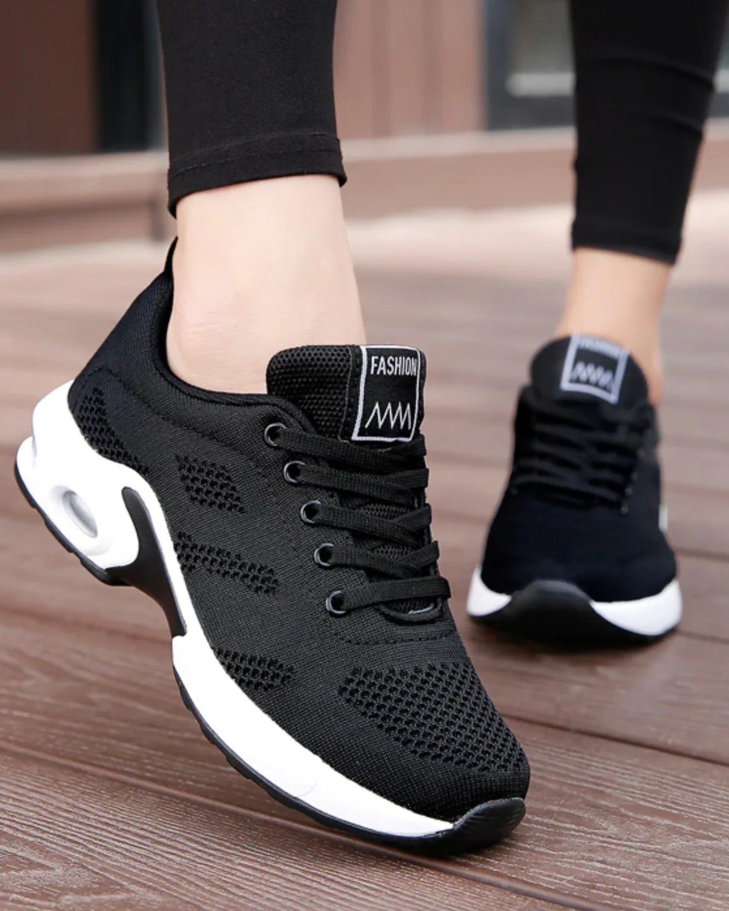 Caterina dames-sneakers | Mesh-overdel | Kontrastfarvet sål