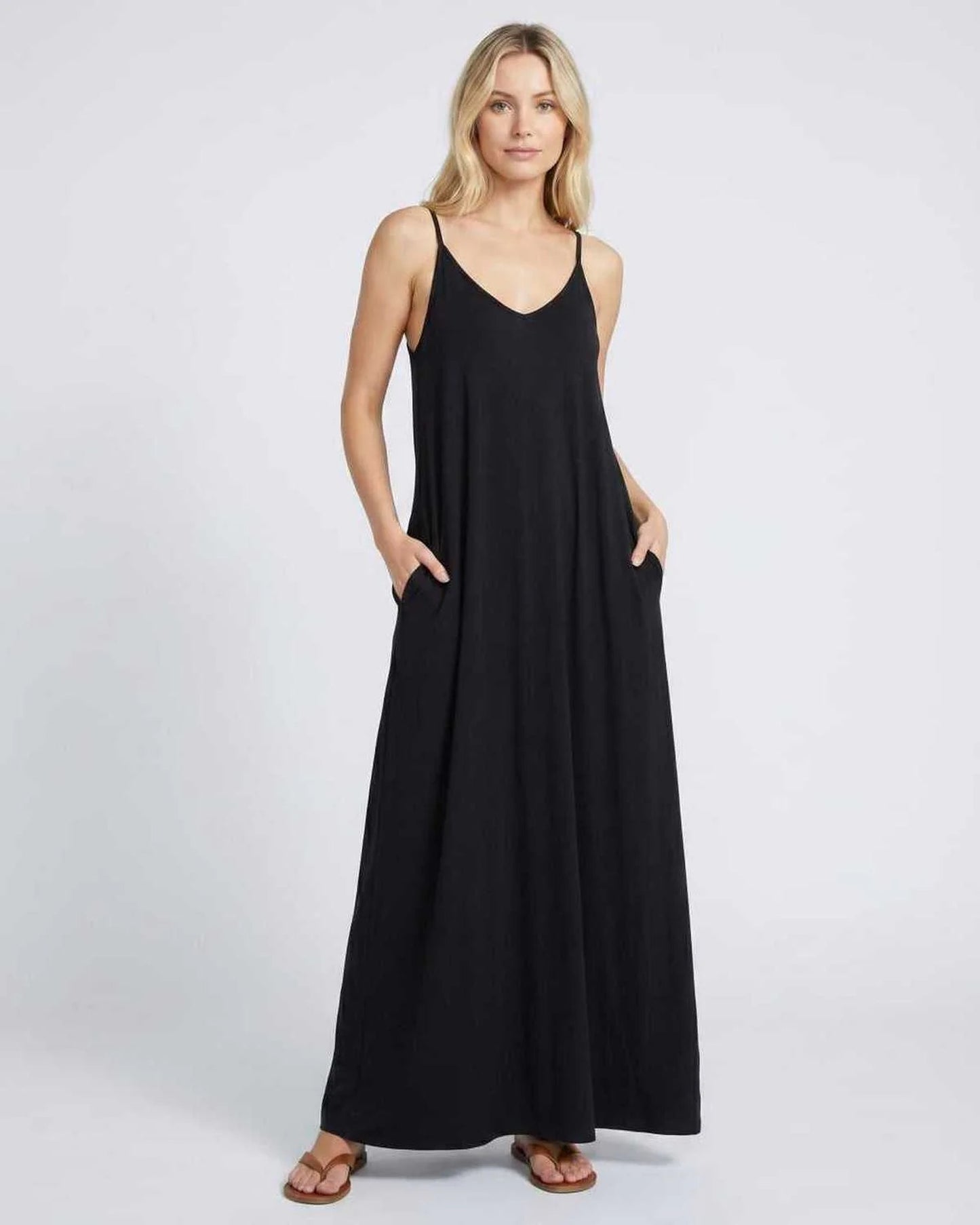 Solène Dames Maxi Jurk | V-Hals & Spaghettibandjes | Zijzakken