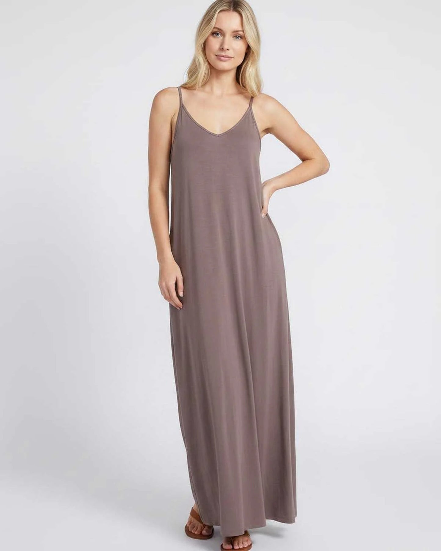 Solène Dames Maxi Jurk | V-Hals & Spaghettibandjes | Zijzakken