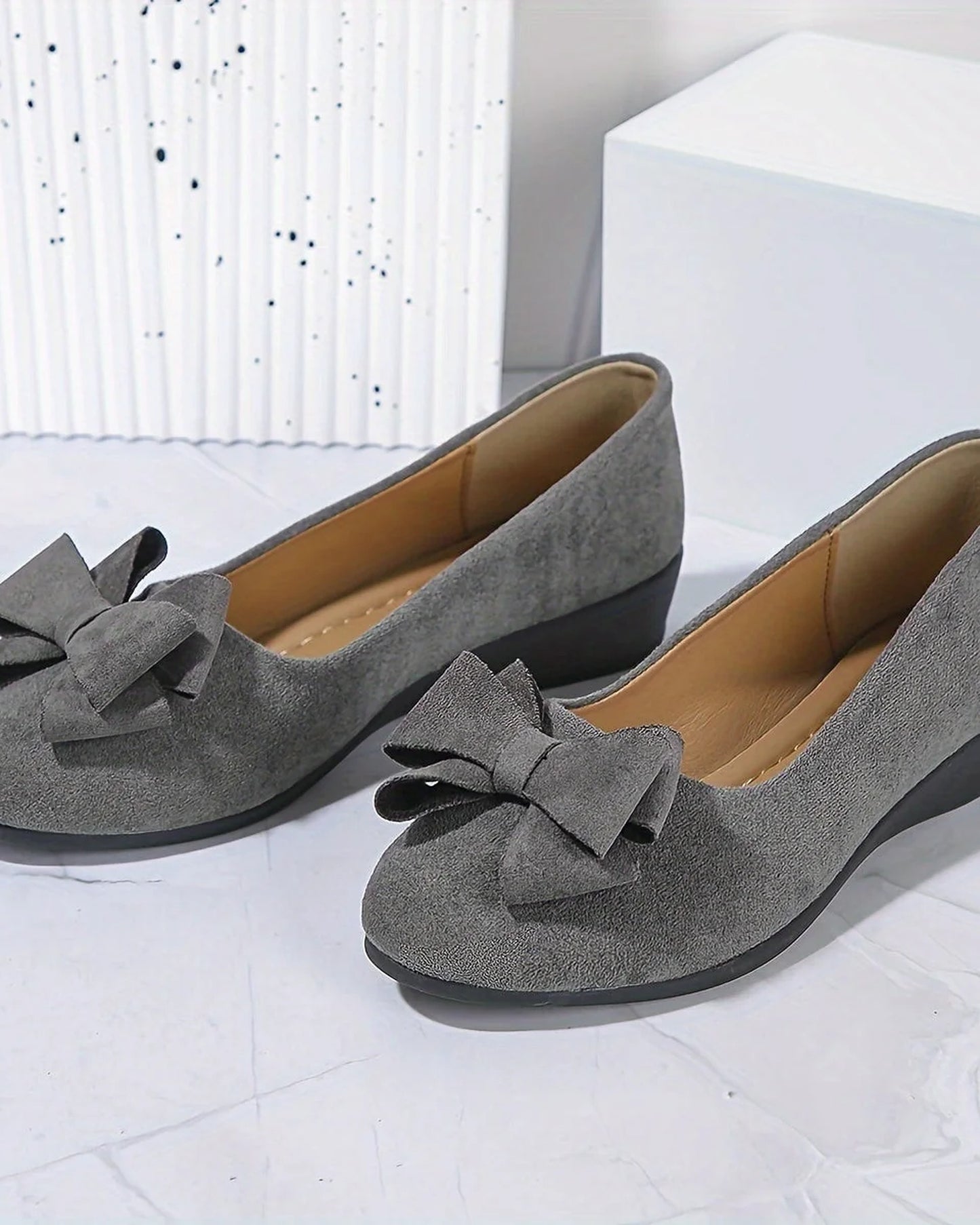 Anna Women's Shoes | Bow-detail | Closed Toe