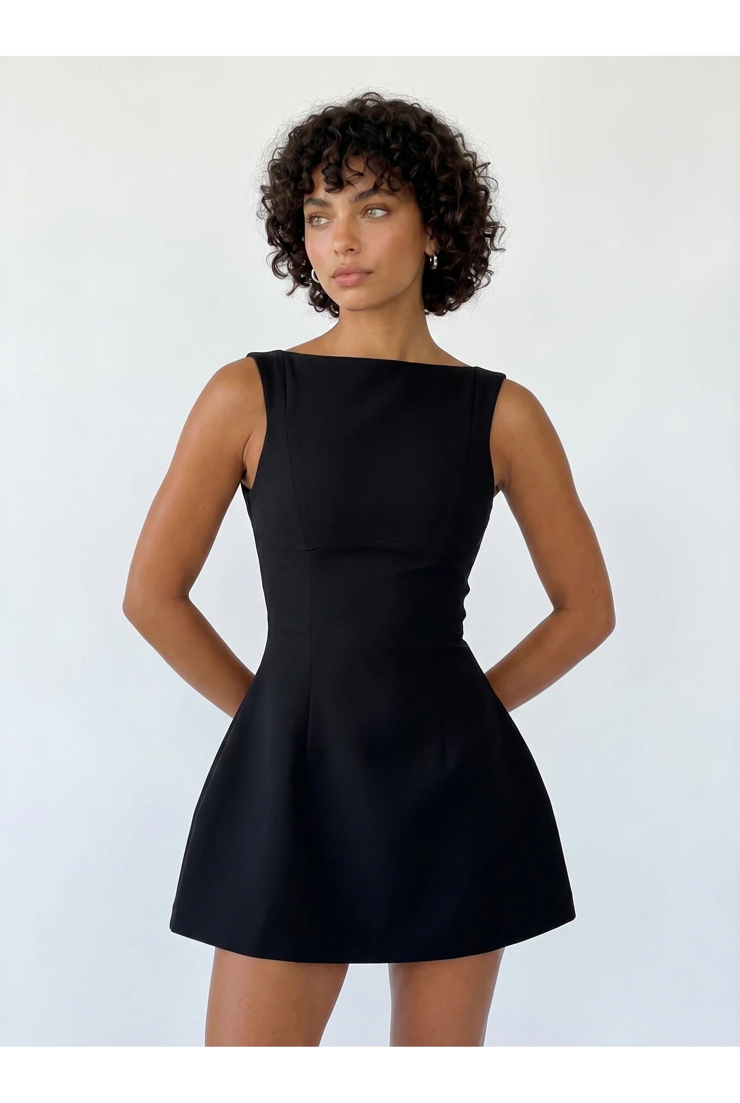 Linette Dames Mini Jurk | Boothals | Uitlopende Rok