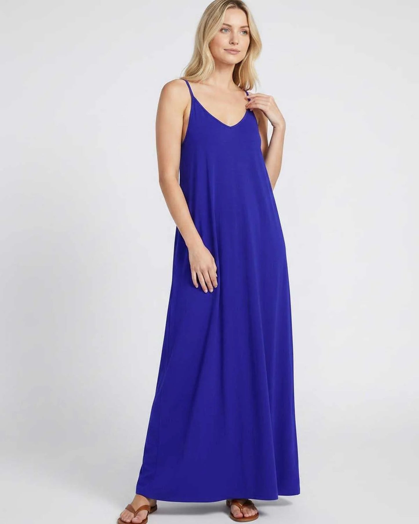 Solène Dames Maxi Jurk | V-Hals & Spaghettibandjes | Zijzakken