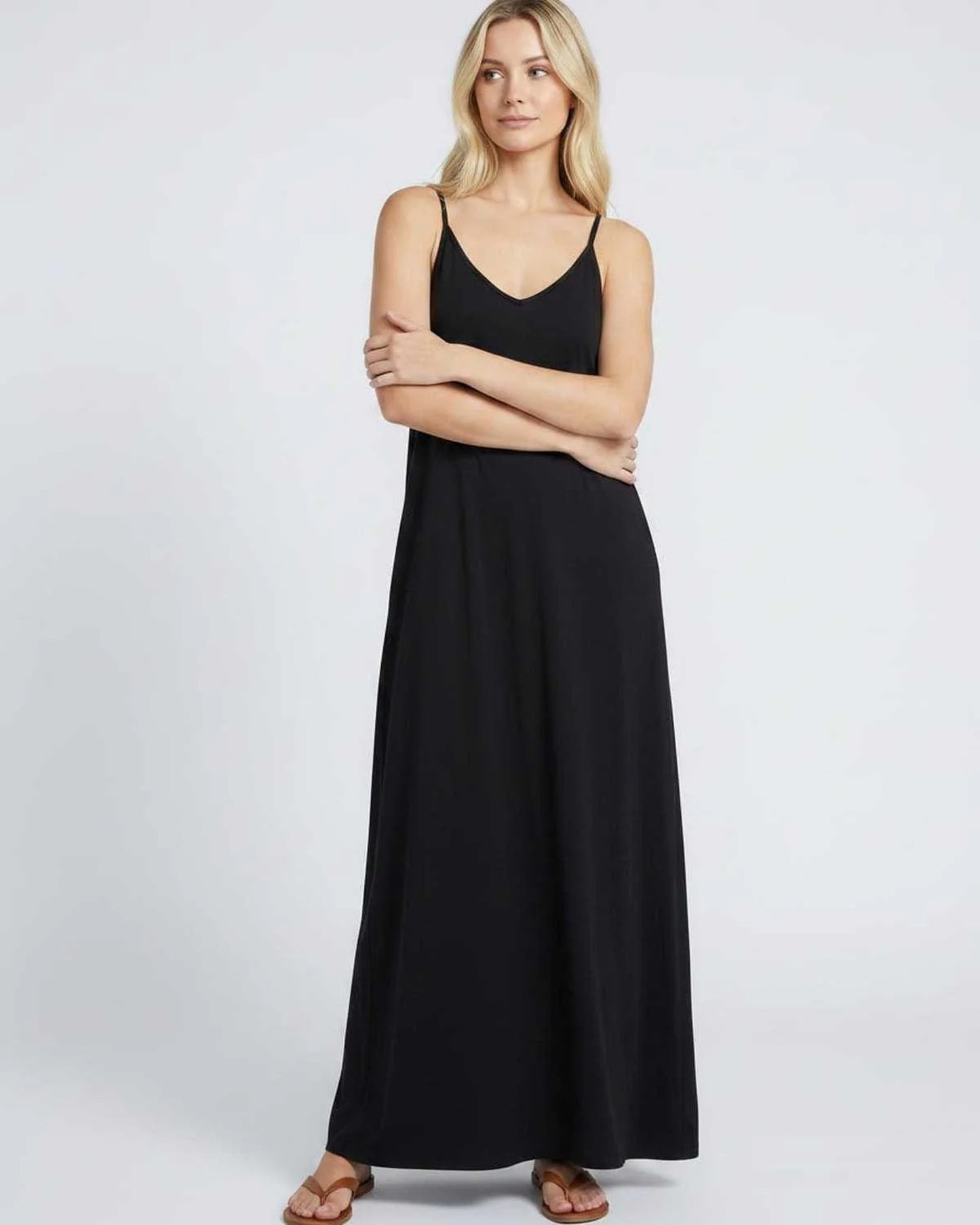 Solène Dames Maxi Jurk | V-Hals & Spaghettibandjes | Zijzakken