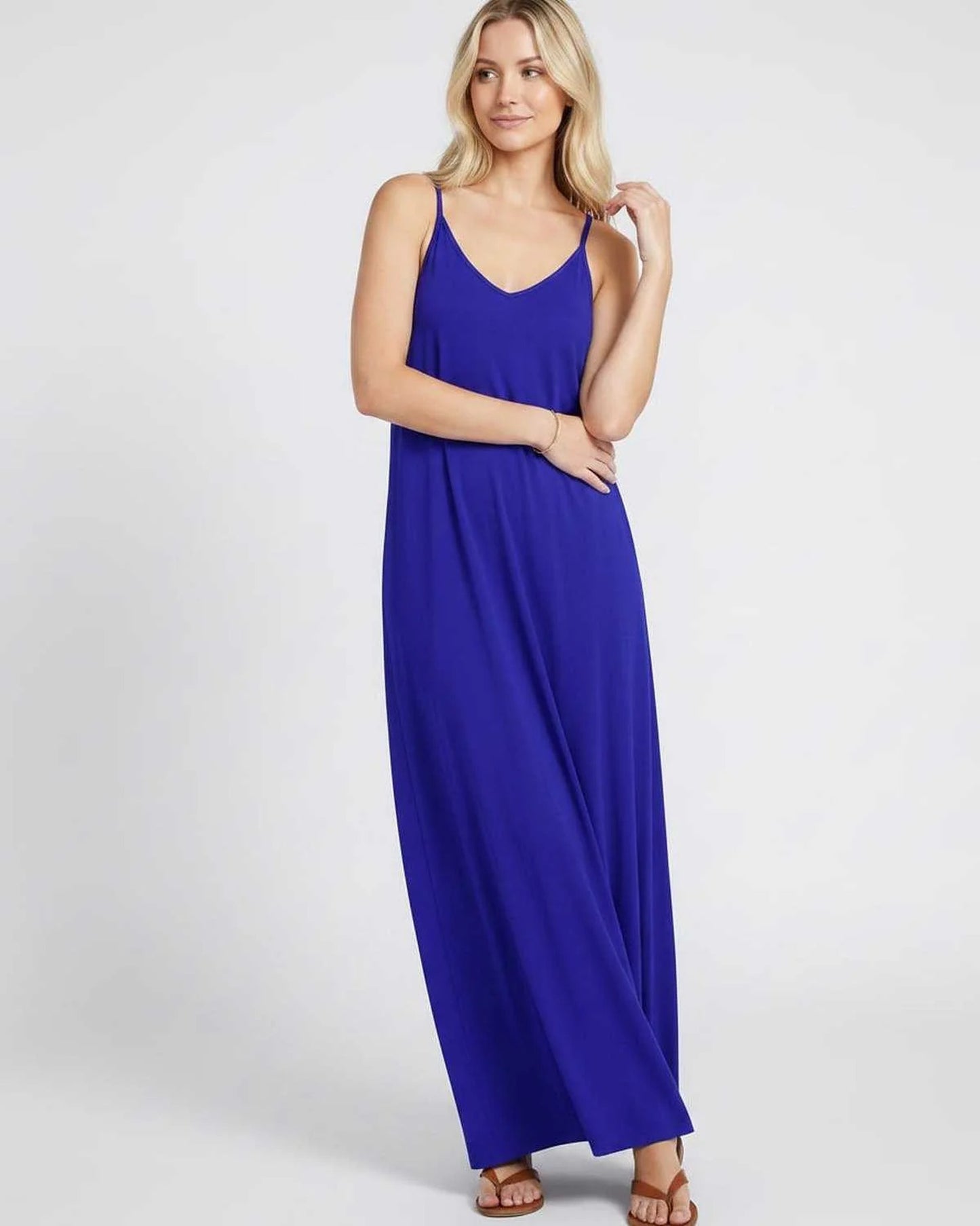 Solène Dames Maxi Jurk | V-Hals & Spaghettibandjes | Zijzakken