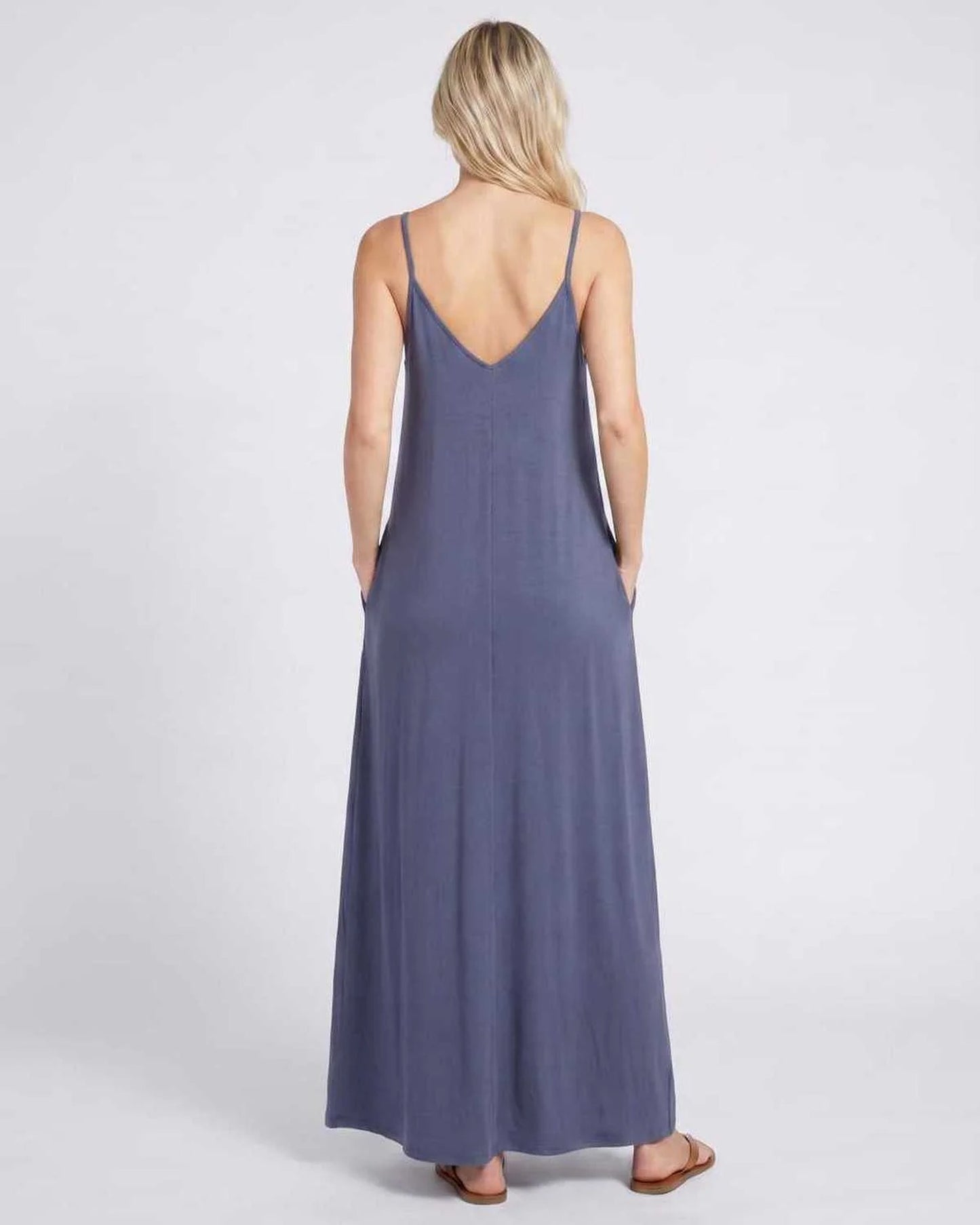 Solène Dames Maxi Jurk | V-Hals & Spaghettibandjes | Zijzakken