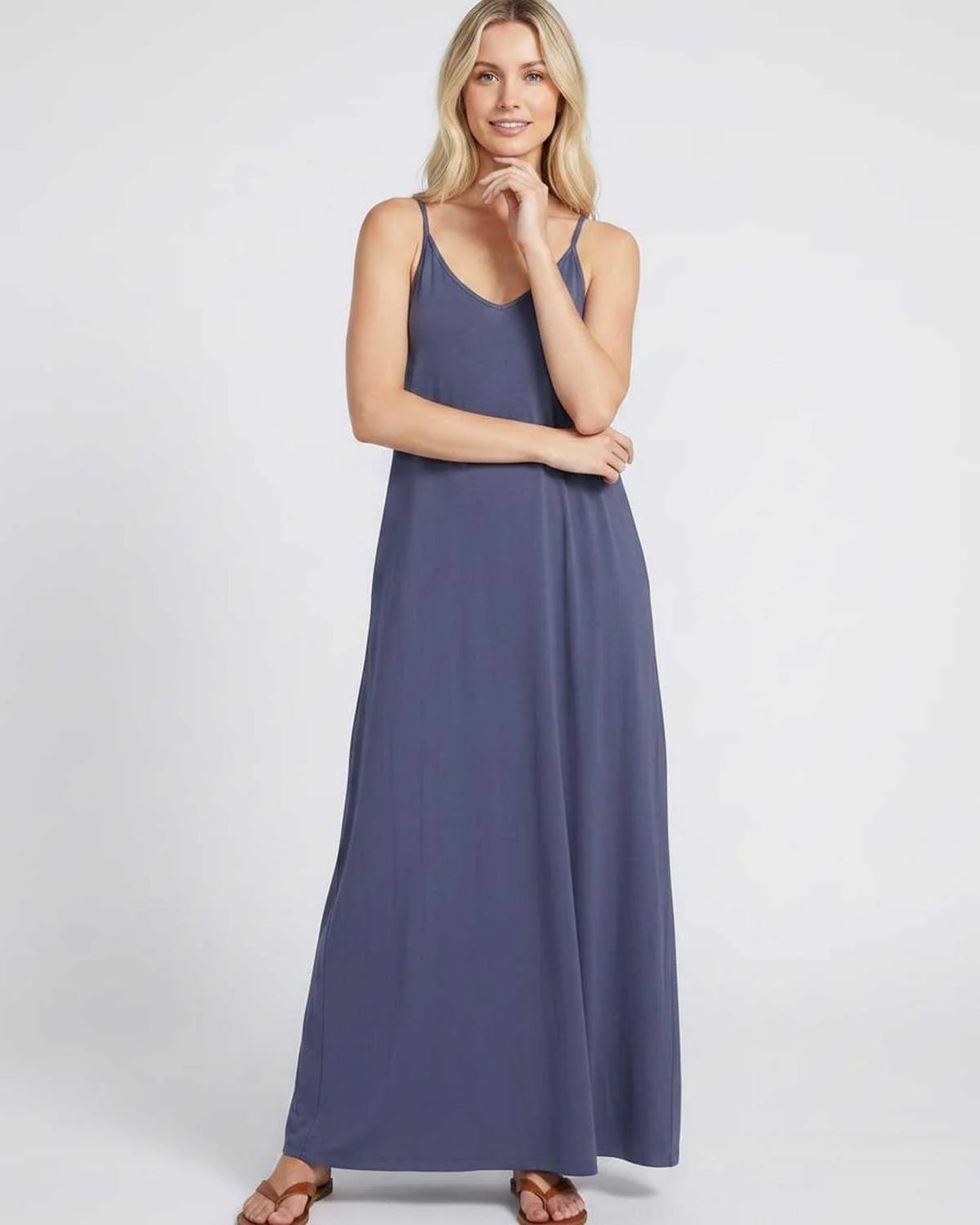 Solène Dames Maxi Jurk | V-Hals & Spaghettibandjes | Zijzakken