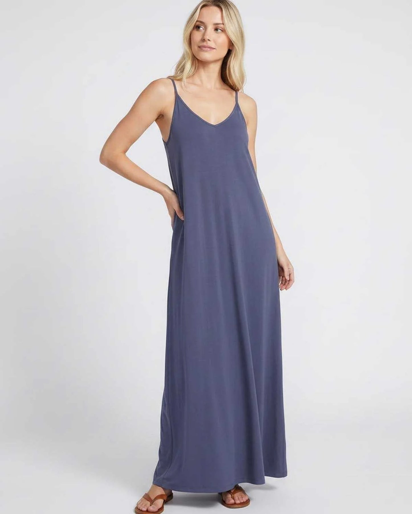Solène Dames Maxi Jurk | V-Hals & Spaghettibandjes | Zijzakken