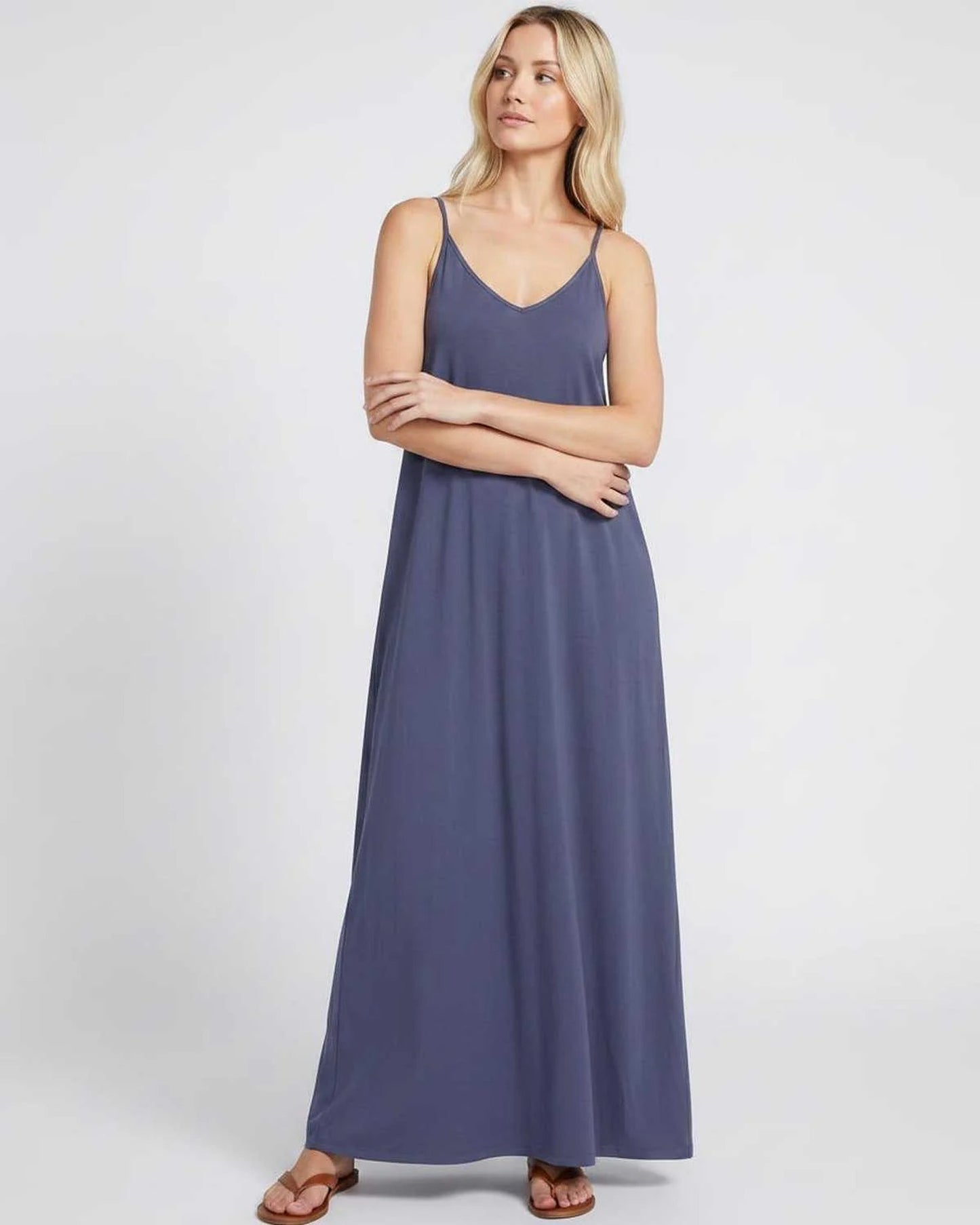Solène Dames Maxi Jurk | V-Hals & Spaghettibandjes | Zijzakken