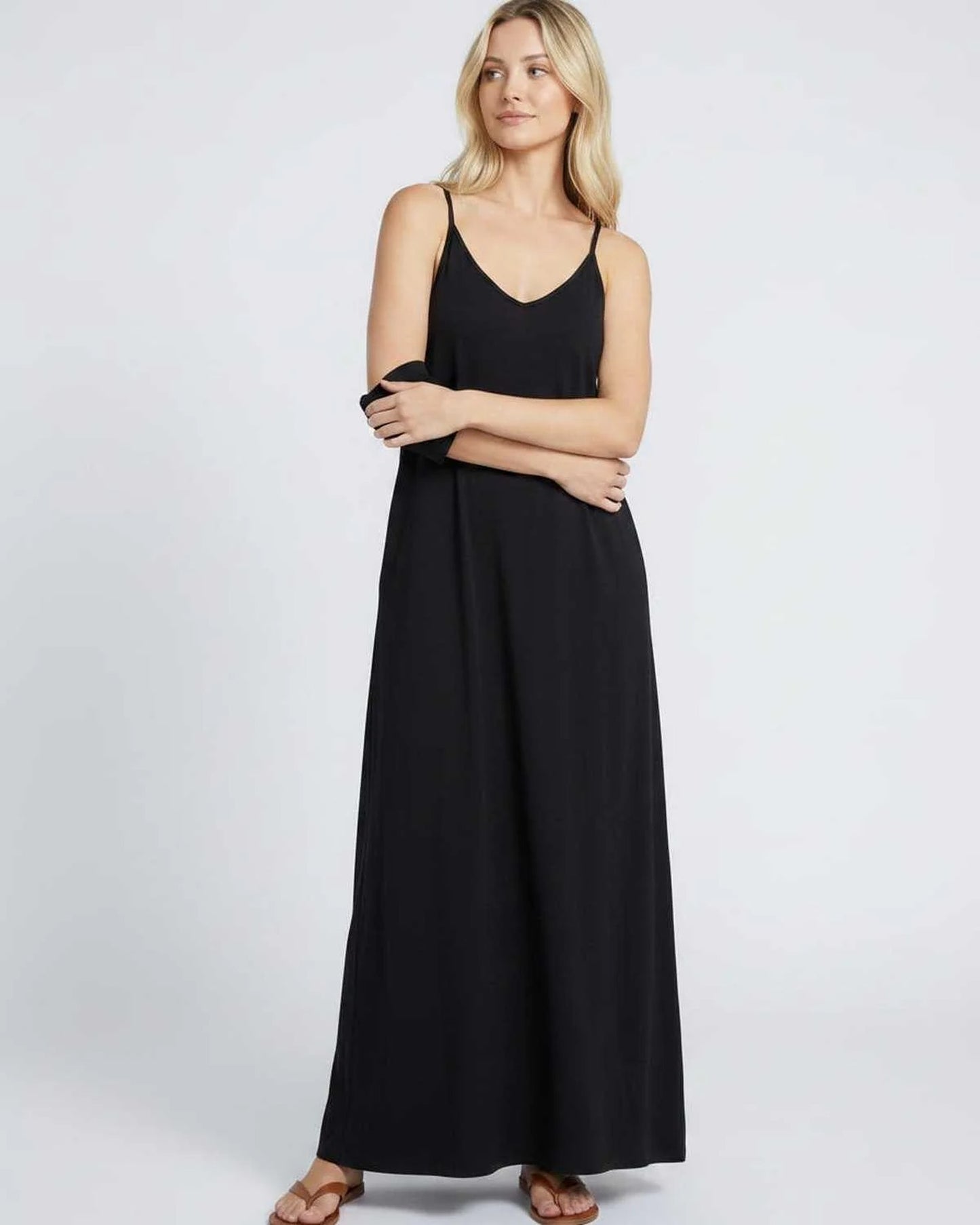 Solène Dames Maxi Jurk | V-Hals & Spaghettibandjes | Zijzakken