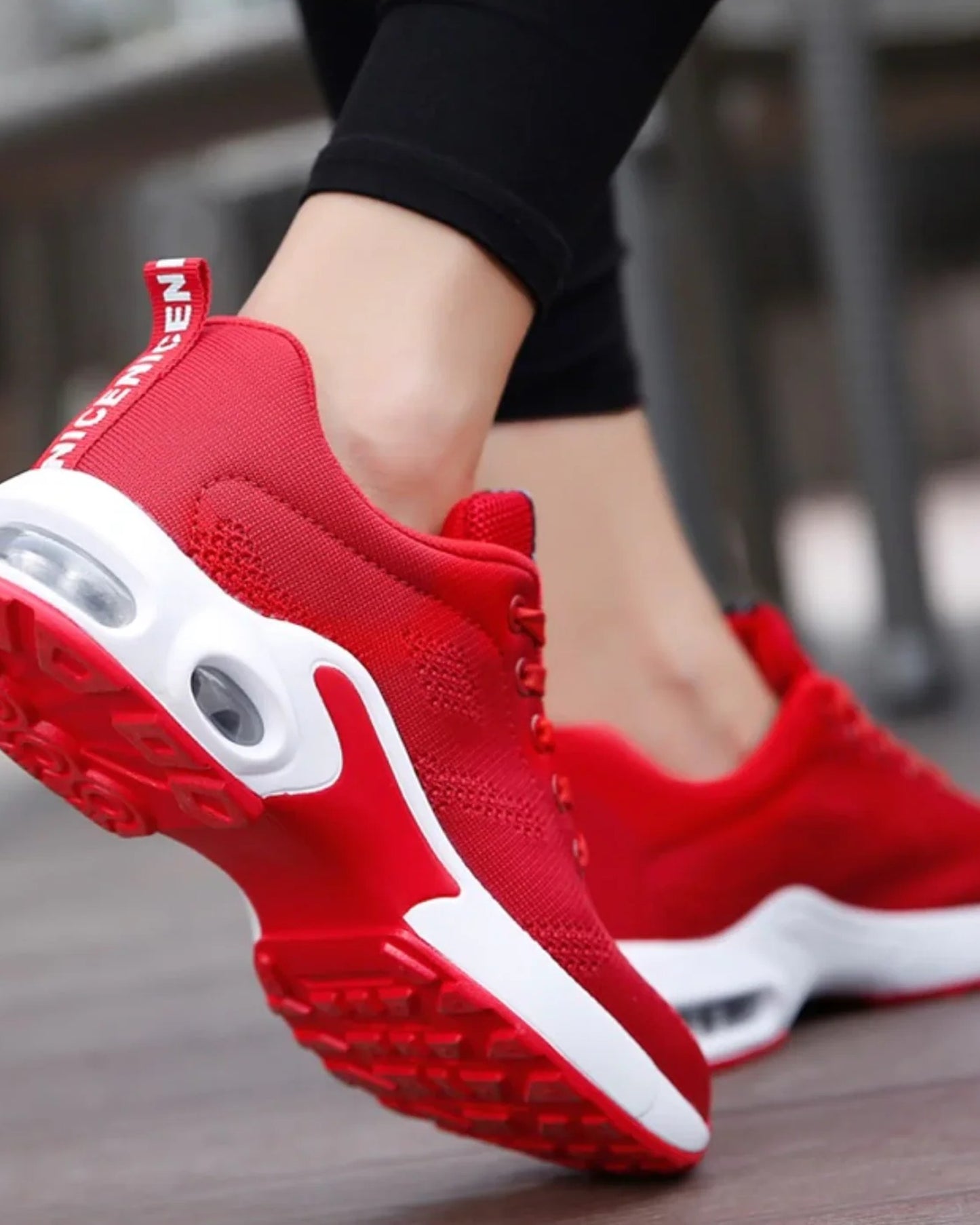 Caterina dames-sneakers | Mesh-overdel | Kontrastfarvet sål