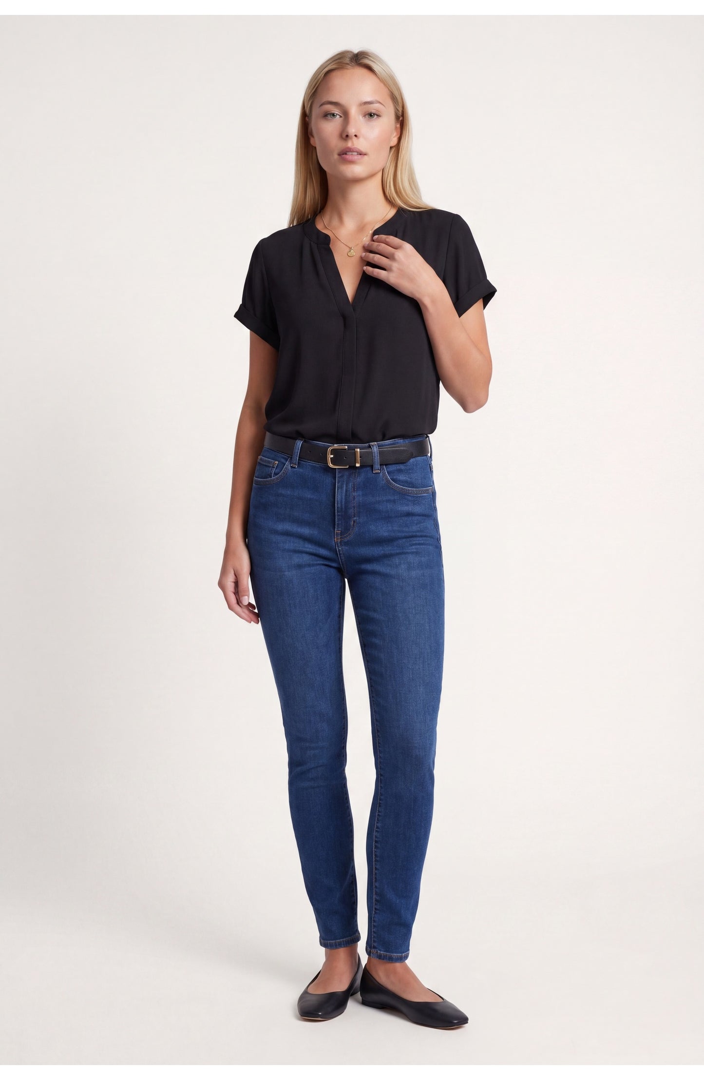 Adèle Women's Top | V-Neck | Pleated Detail