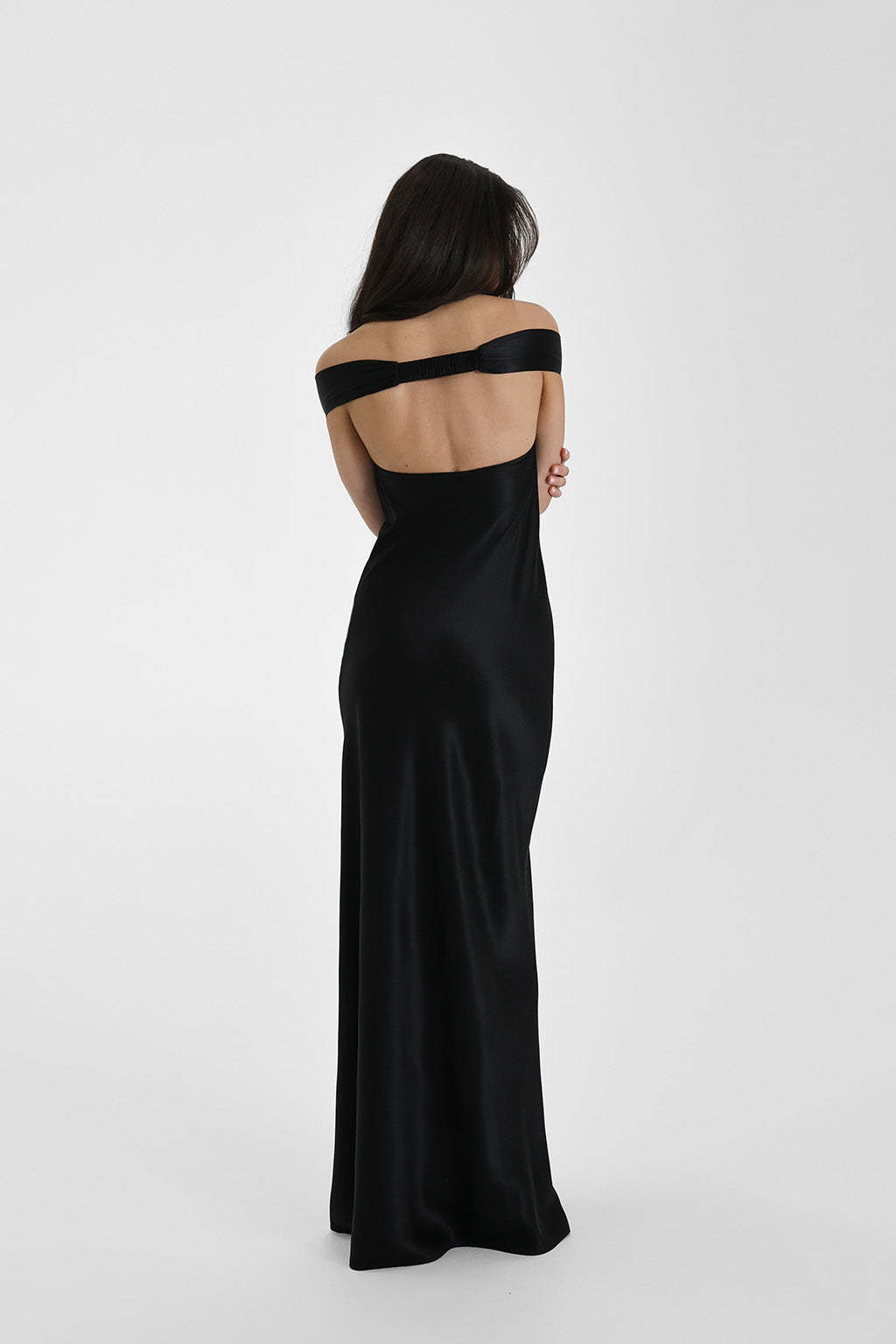 Delina Satijnen Maxi Jurk Dames – Open Rug in Champagnekleur 4