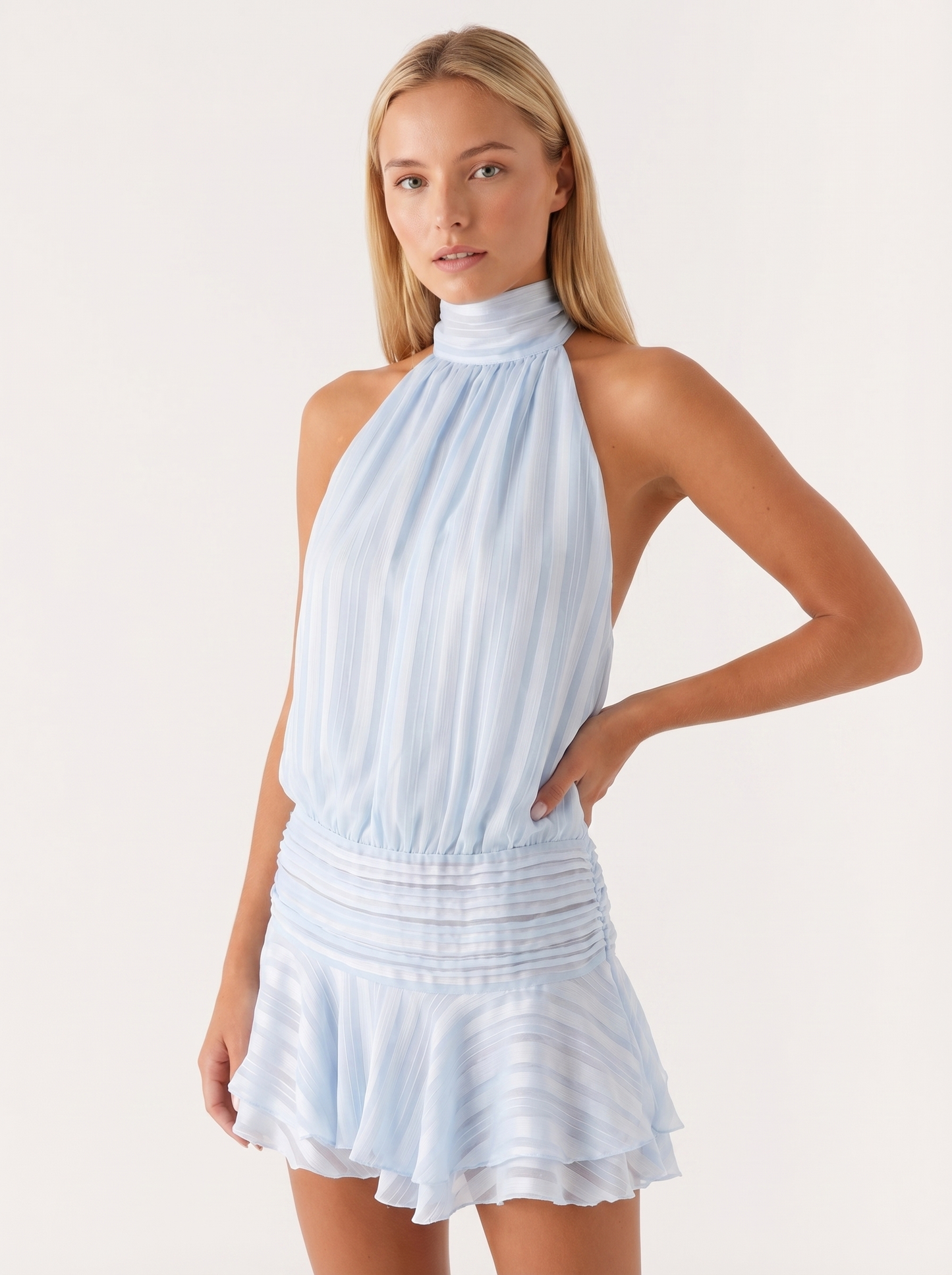 Isadora Dames Halter Mini Jurk | Hoge Hals | Geplisseerde Rok met Ruffle | Open Rug met Strikband