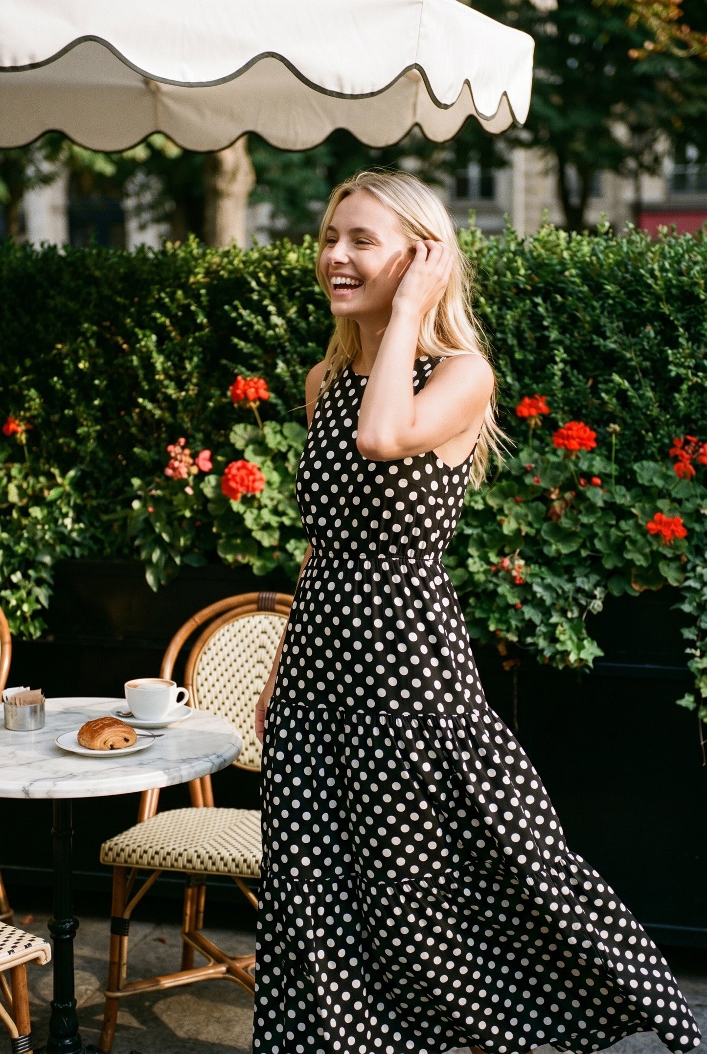 Christelle Dames Midi Jurk | Witte Polkadots | Gelaagde Ruches