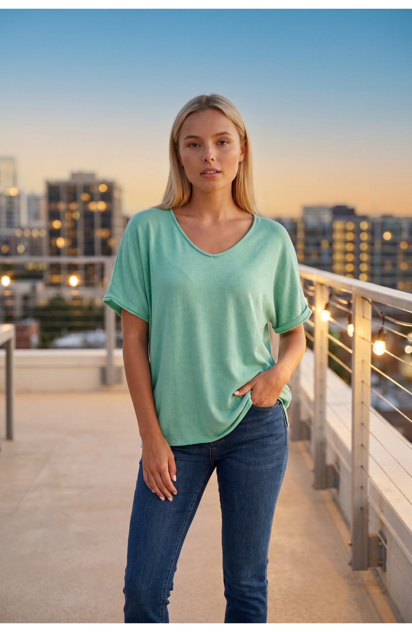 Hortense Dames T-shirt | Ronde V-Hals | Oversized Pasvorm