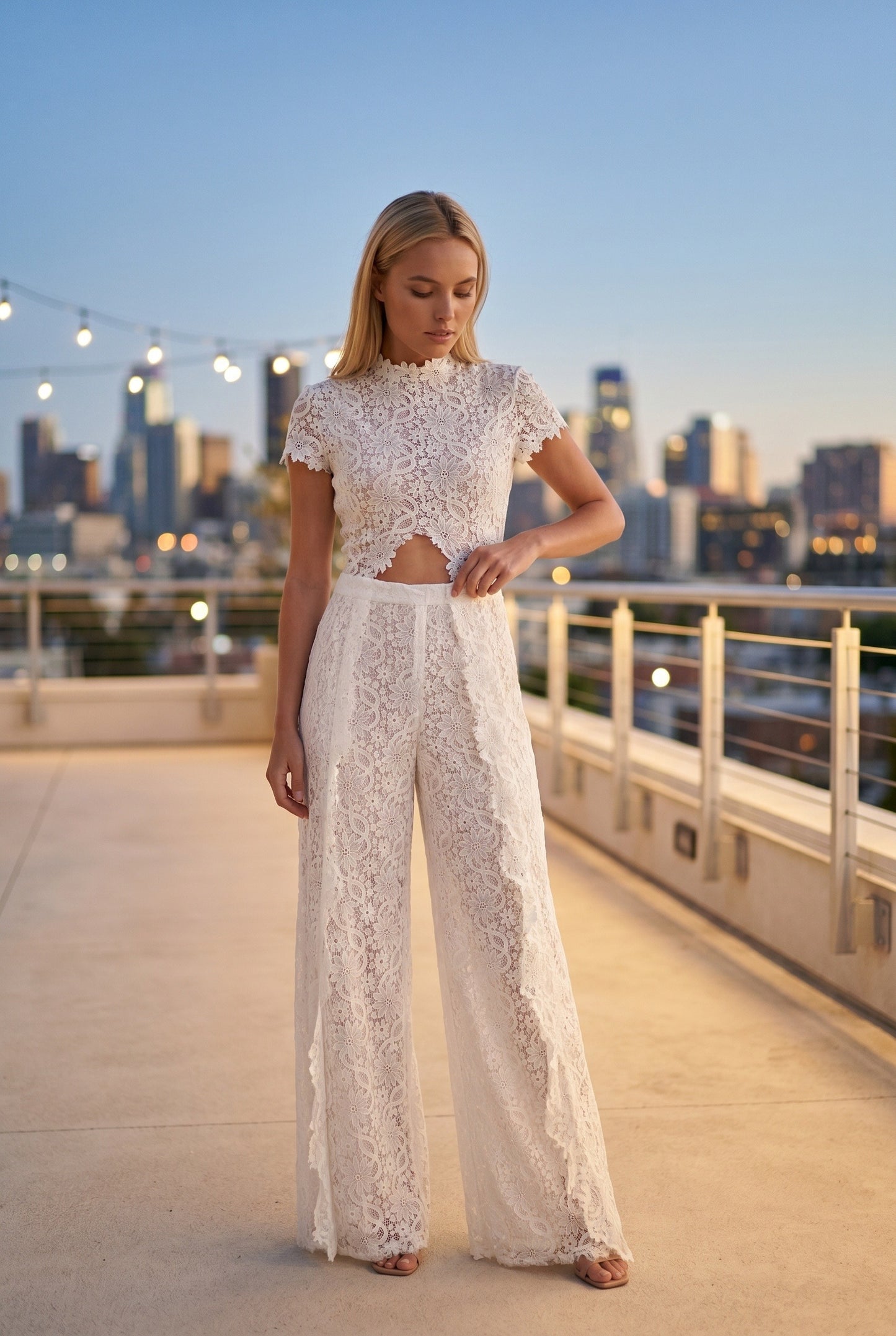 Evette Dames Ivoor Jumpsuit | Kanten Overlay | Wijde Pijpen
