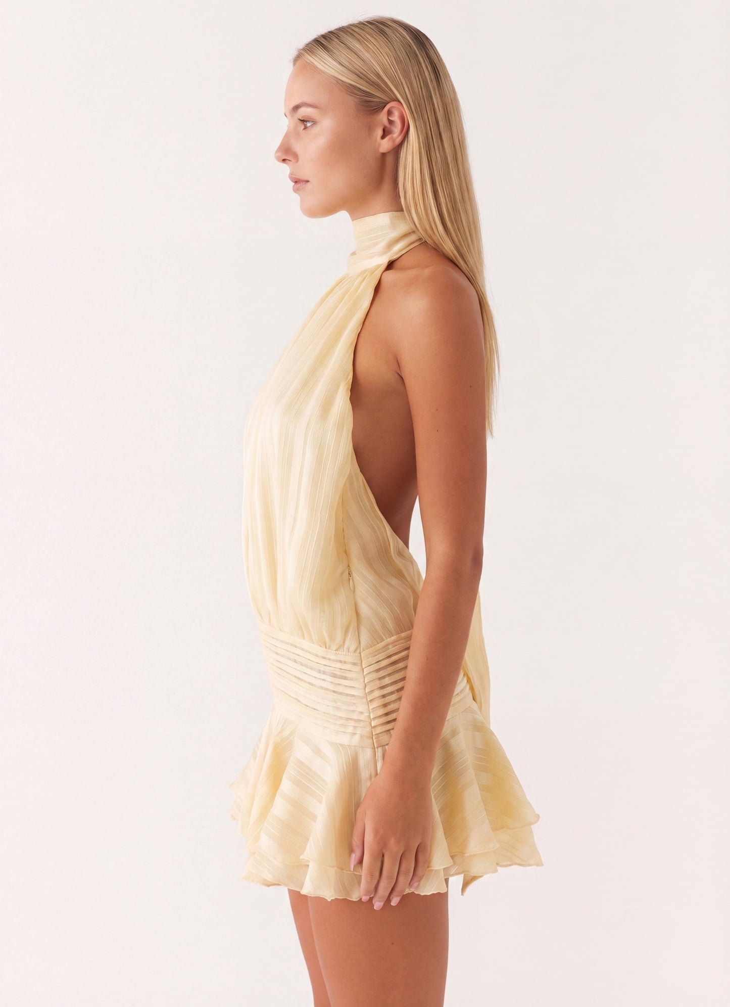 Isadora Dames Halter Mini Jurk | Hoge Hals | Geplisseerde Rok met Ruffle | Open Rug met Strikband