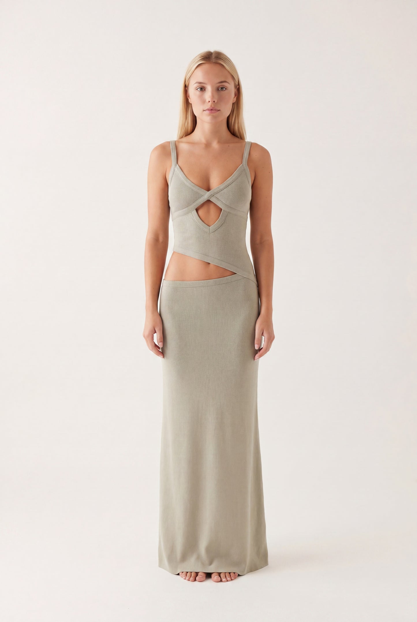 Jocelyn Maxi Jurk | Open Rug en Strikdetail met Elegante Flair