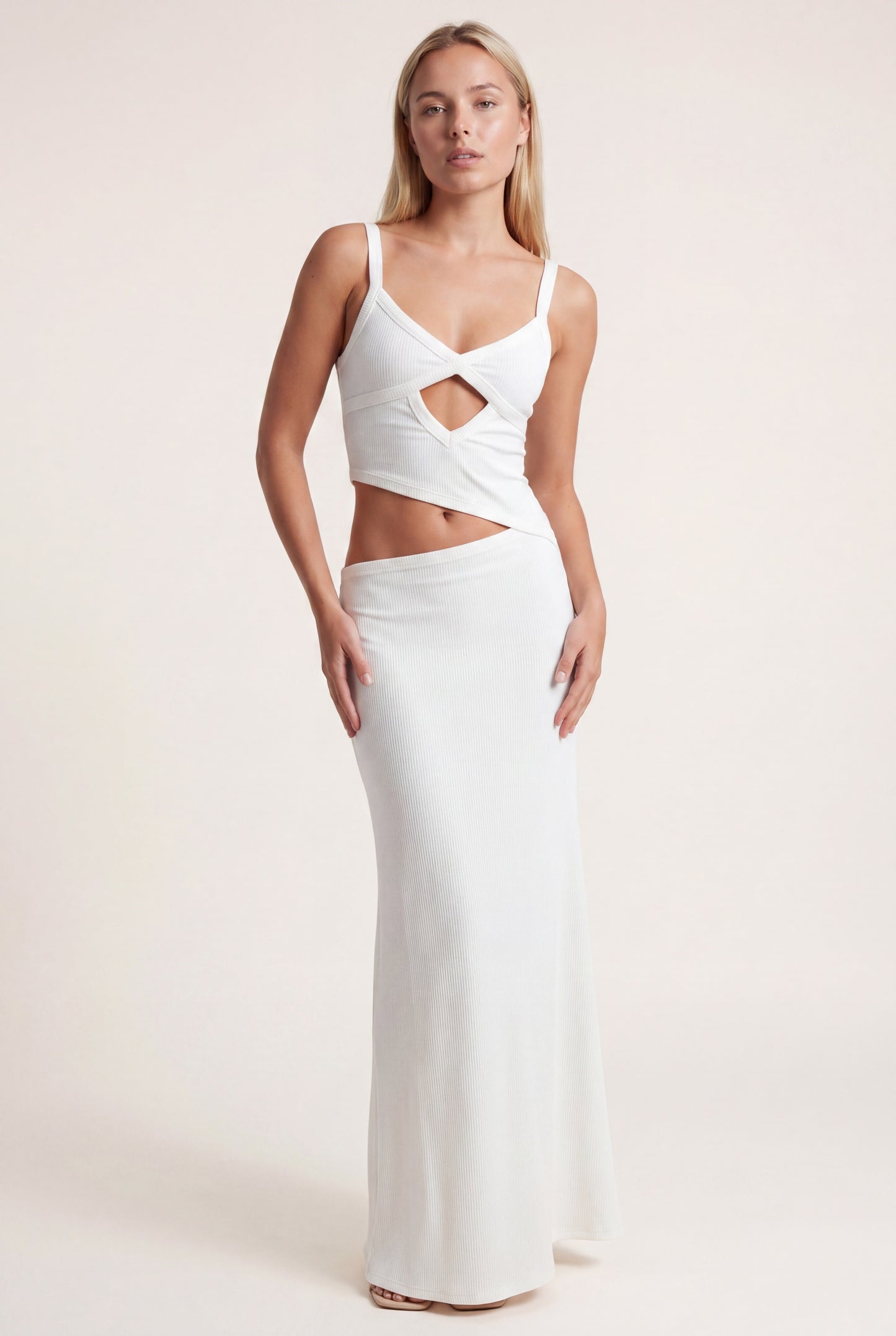 Jocelyn Maxi Jurk | Open Rug en Strikdetail met Elegante Flair