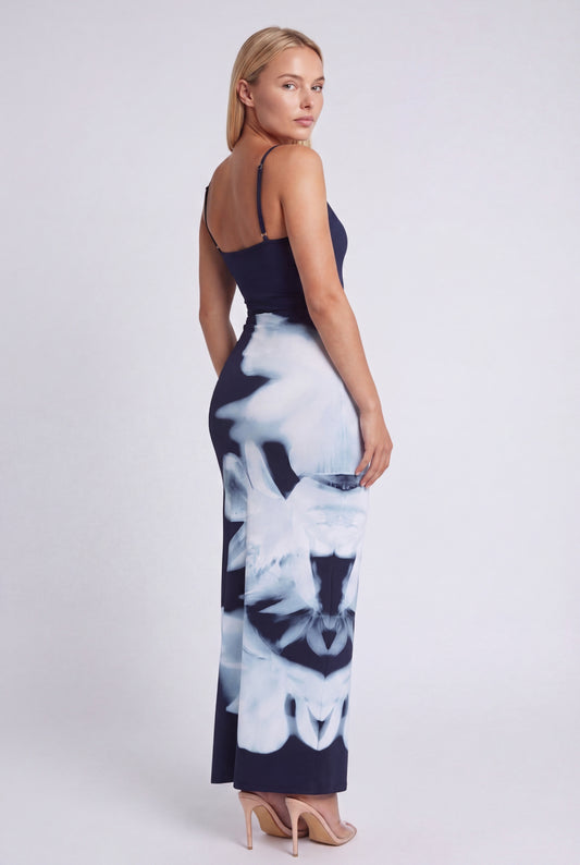 Dames Maxi Jurk | Strakke Pasvorm | Abstract Blauw-Wit Verloop Print | Spaghettibandjes