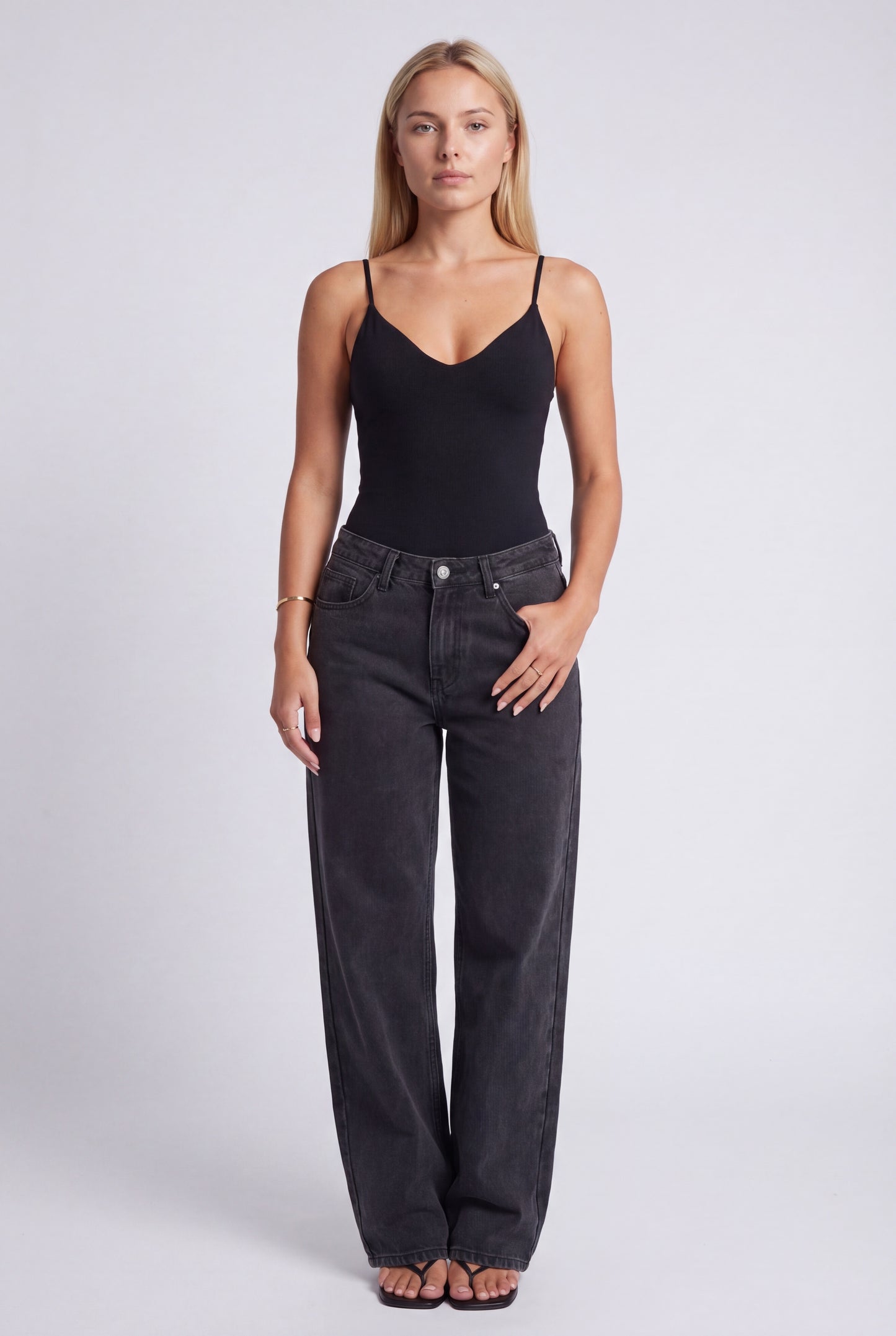Women's Top | Fitted | V-neck | Padded Cups