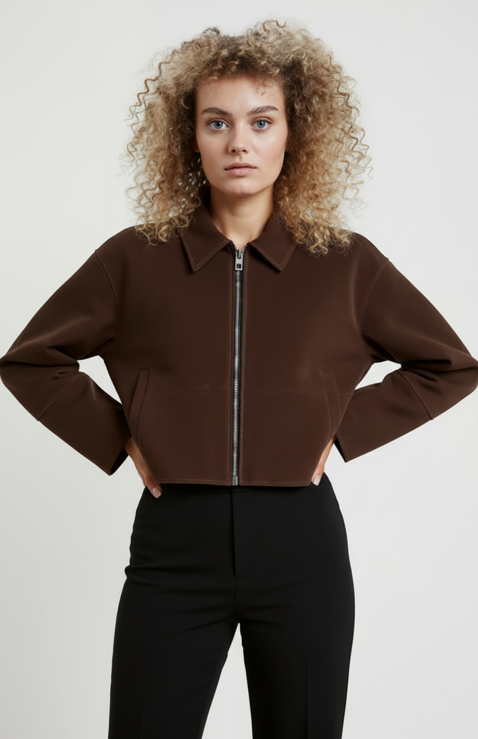 Celestria Dames Cropped Jas | Rechte Snit | Minimalistisch Design | Zilverkleurige Rits