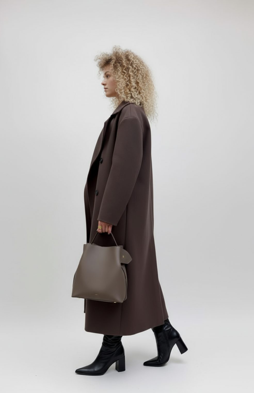 Jolanda Oversized Mantel | Dubbelrij Knopen en Luxe Wolmix