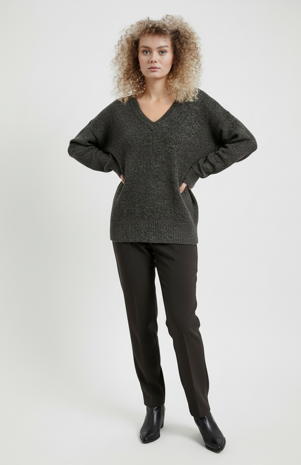 Women's Sweater | Straight Cut | V-Neck | Ribbed Finish