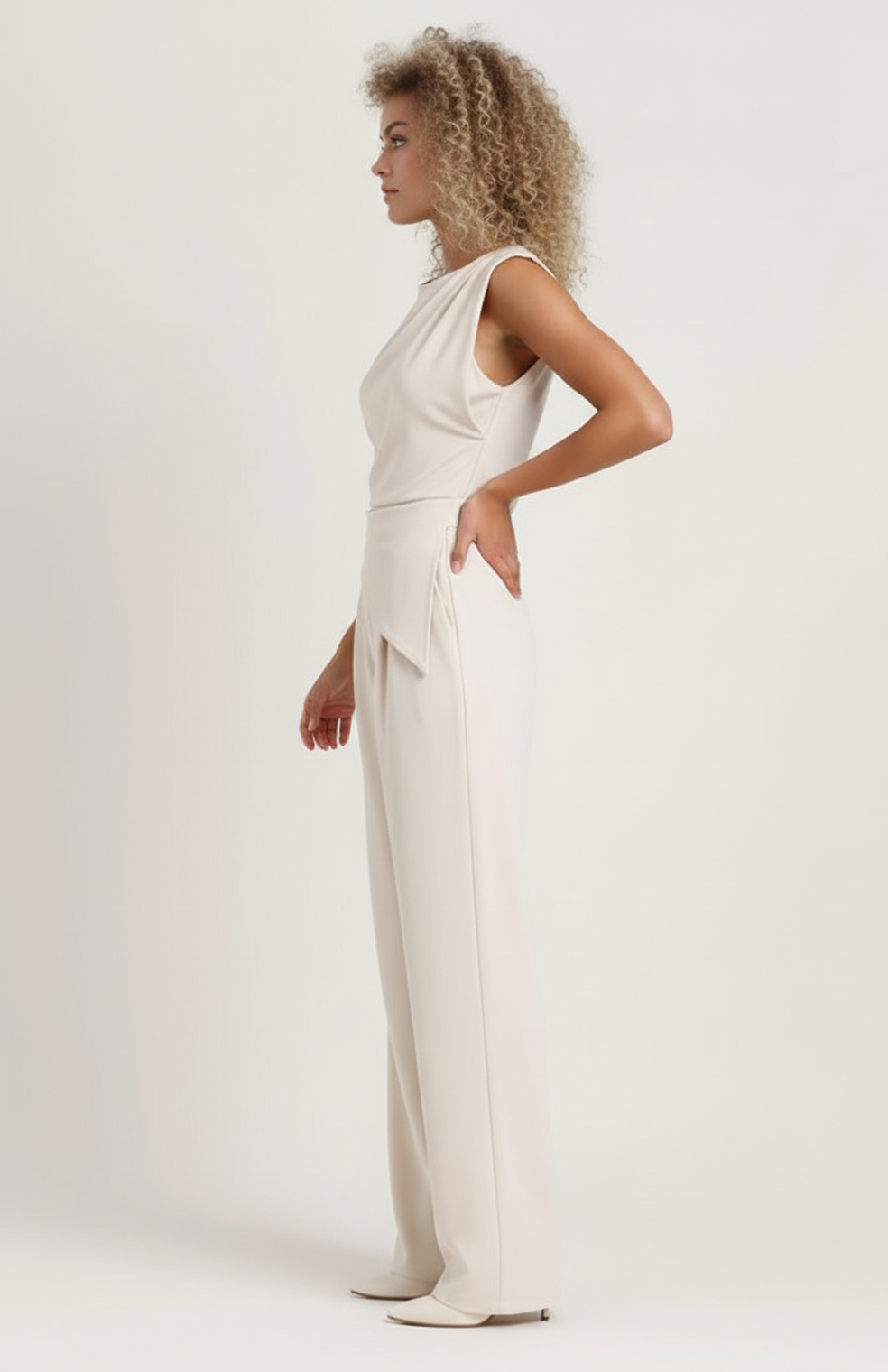 Dames Jumpsuit | Mouwloos | Drapedetail in Taille | Rechte Pijpen