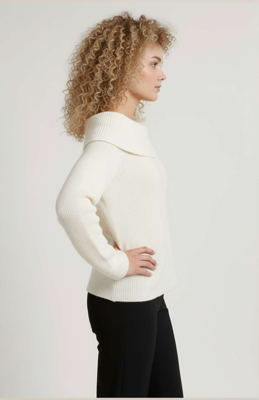 Elina Damestrui | Off-Shoulder Boothals | Rechte Mouwen | Zacht Gebreid Ontwerp