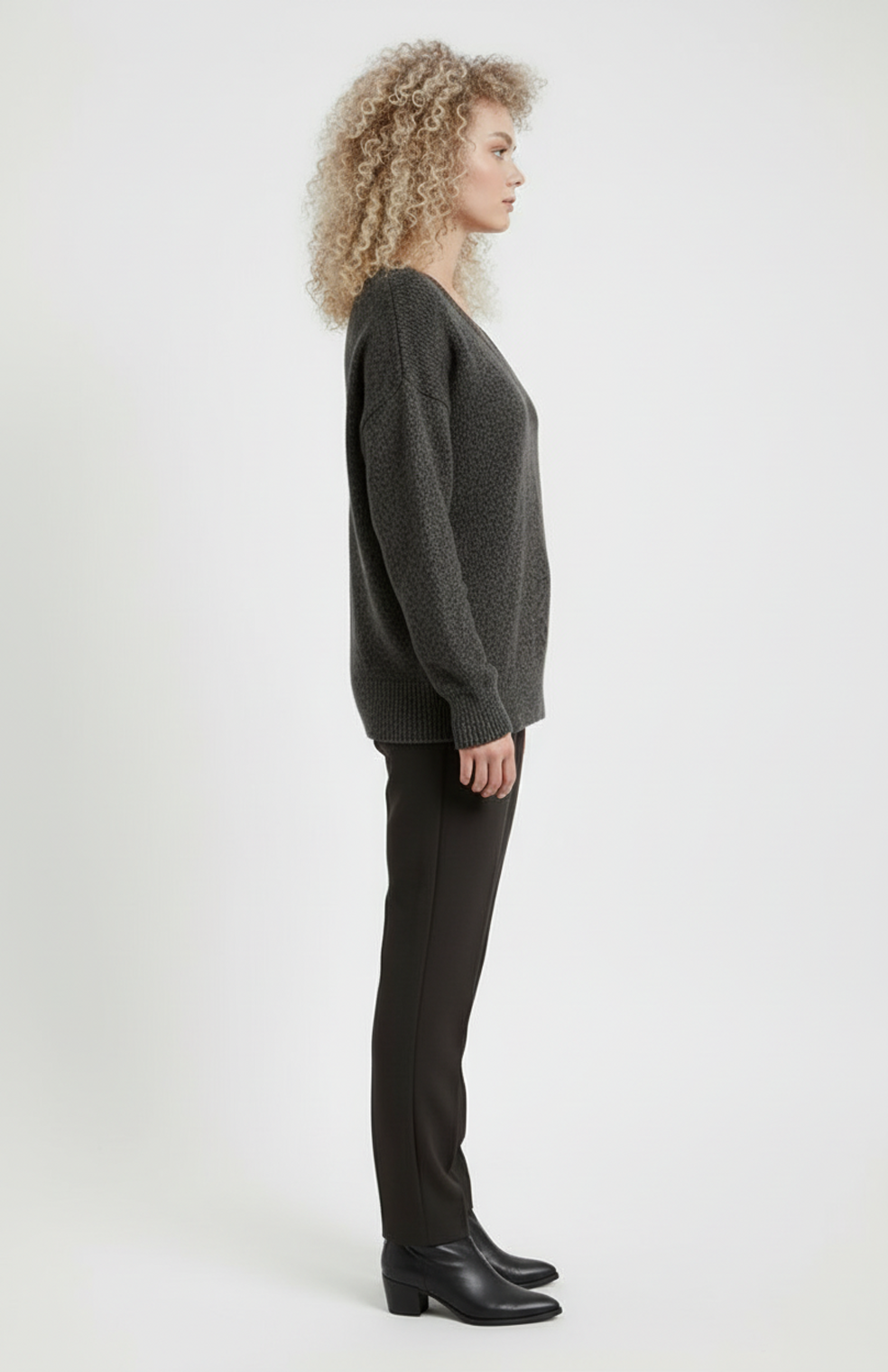 Women's Sweater | Straight Cut | V-Neck | Ribbed Finish