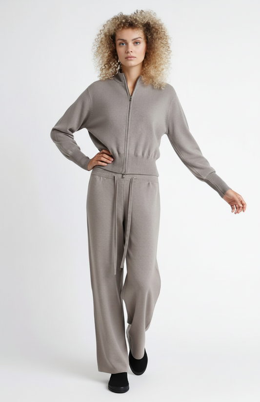 Dames Lounge Set | Fijngebreide Zip Vest | Rechte Broek met Strikkoord