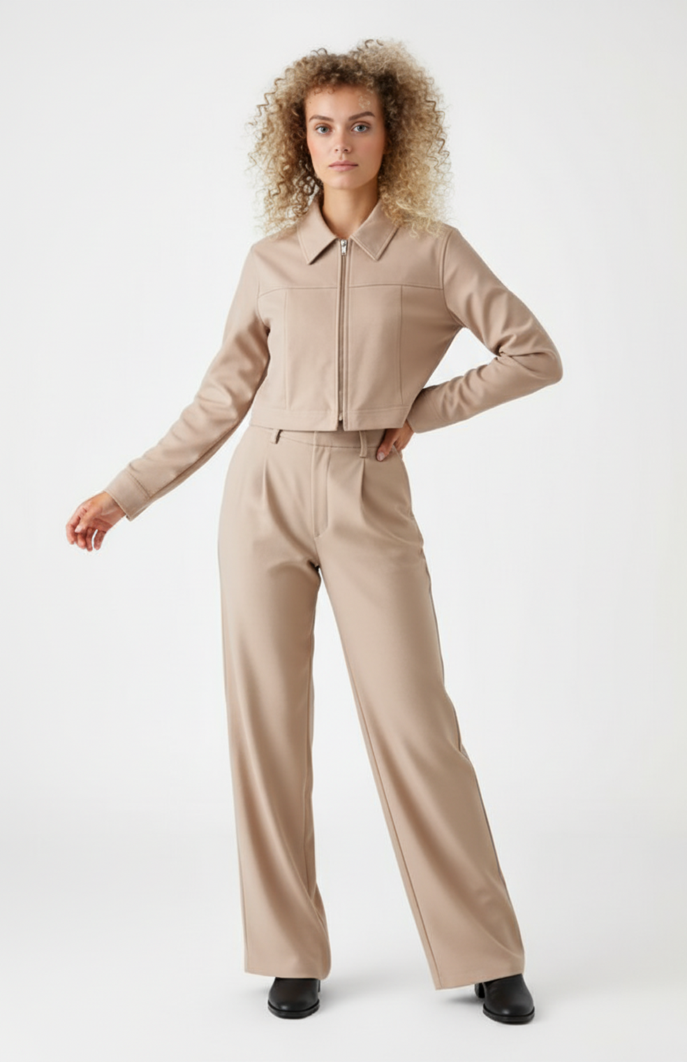 Tindral Tweedelige Set | Kort Jack Met Ritssluiting | High-Waist Broek Met Wijde Pijpen