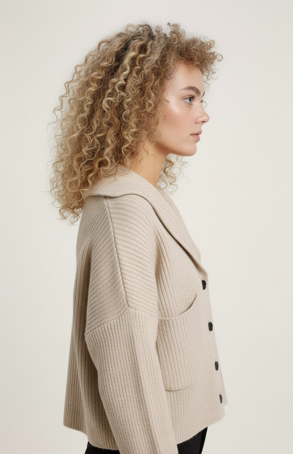 Dames Gebreid Vest | Brede Kraag | Cropped Pasvorm | Zachte Ribstructuur